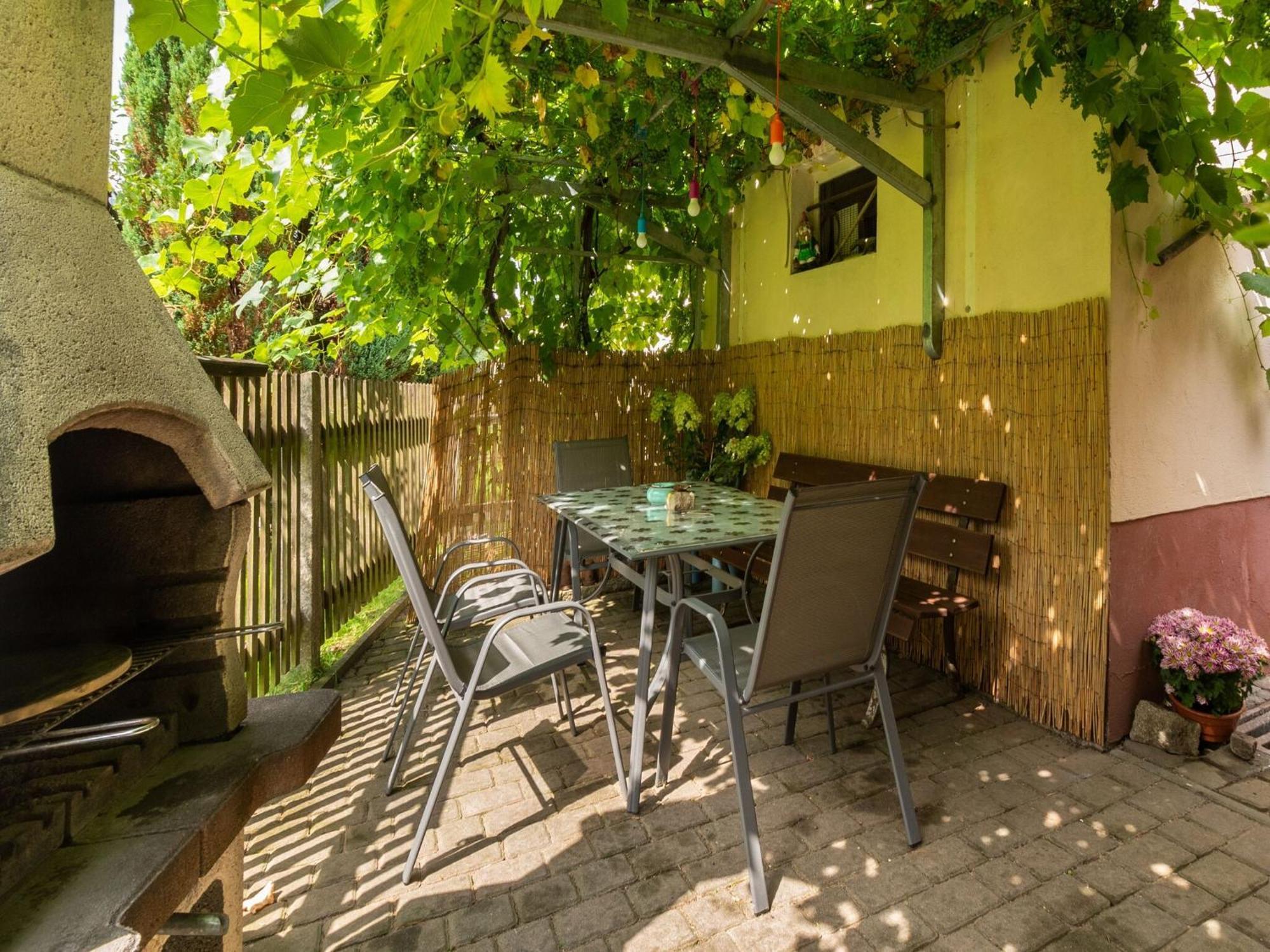 Modern Apartment In Sebnitz With A Terrace In Зебниц Екстериор снимка