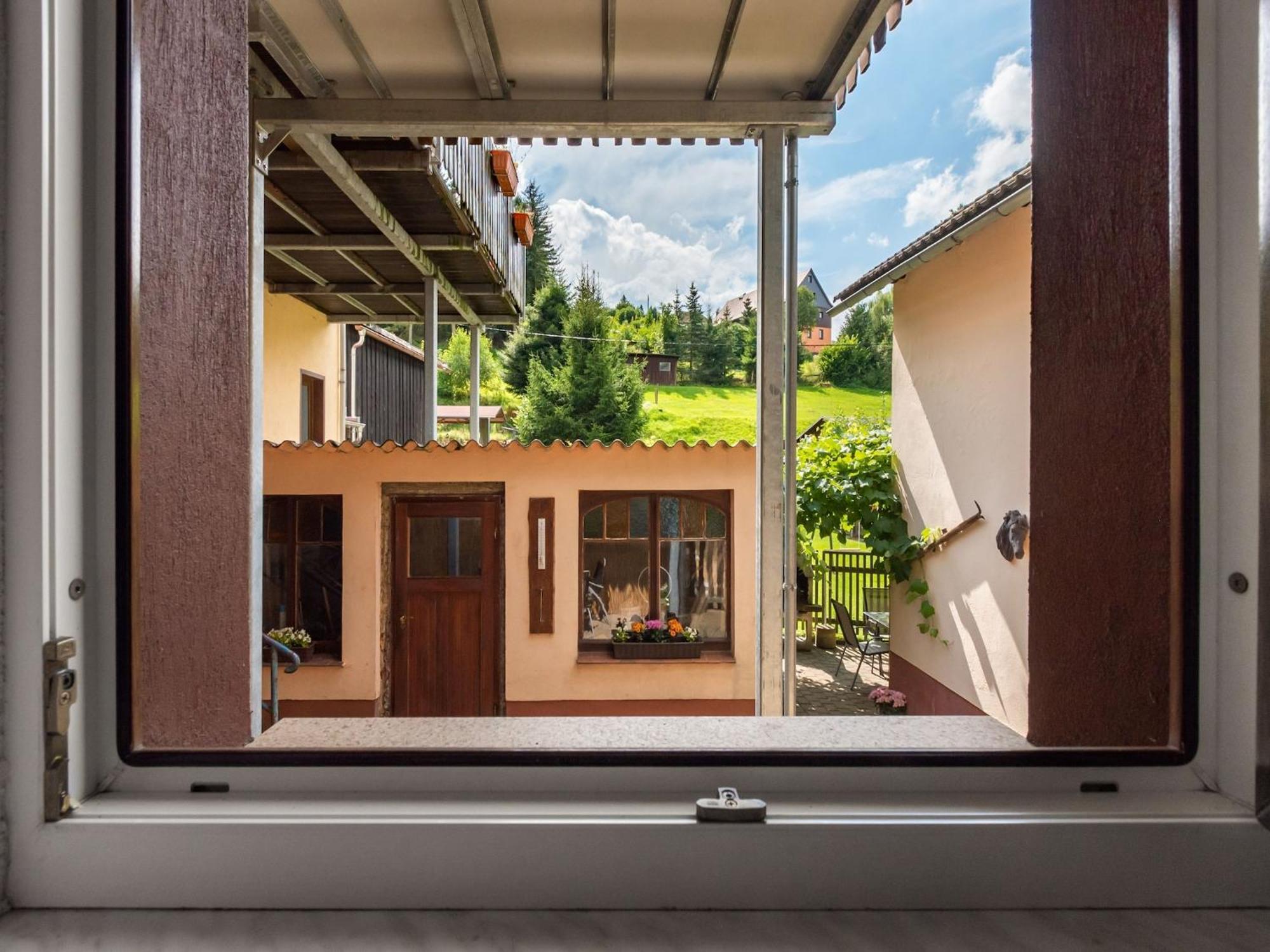 Modern Apartment In Sebnitz With A Terrace In Зебниц Екстериор снимка
