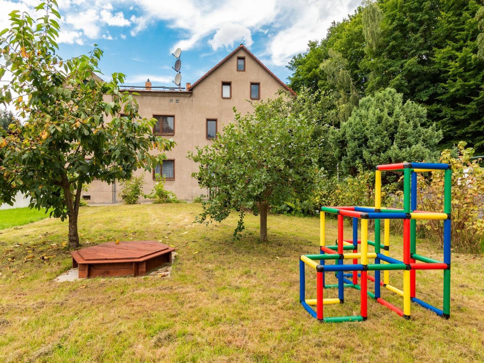 Modern Apartment In Sebnitz With A Terrace In Зебниц Екстериор снимка